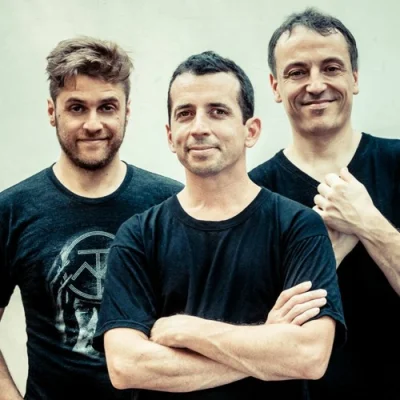 Juan Quintero, Andrés Beeuwsaert y Mariano Cantero, integrantes de Aca Seca Trío